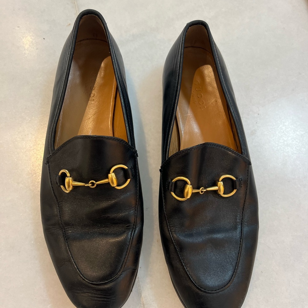 Gucci Black Leather Loafers with Gold Hardware